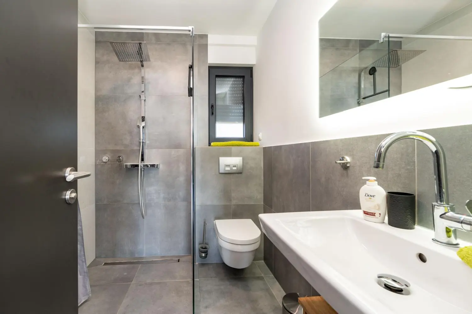 Ferienwohnung, Nin 